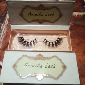 Arimika Long Thick Dramatic Look